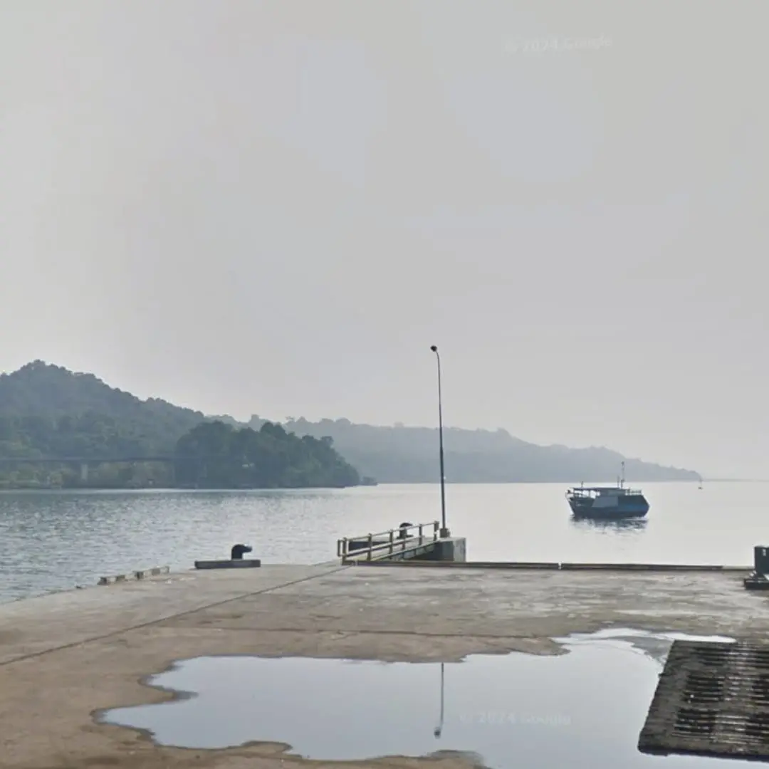 Senja di Dermaga Karangempak: Ritme Alam yang Menenangkan di Pesisir Cilacap
